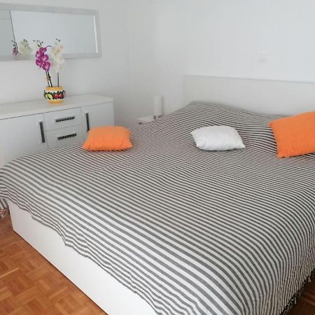 Apartman Petra Pula Zewnętrze zdjęcie