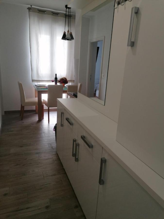 Apartman Petra Pula Zewnętrze zdjęcie